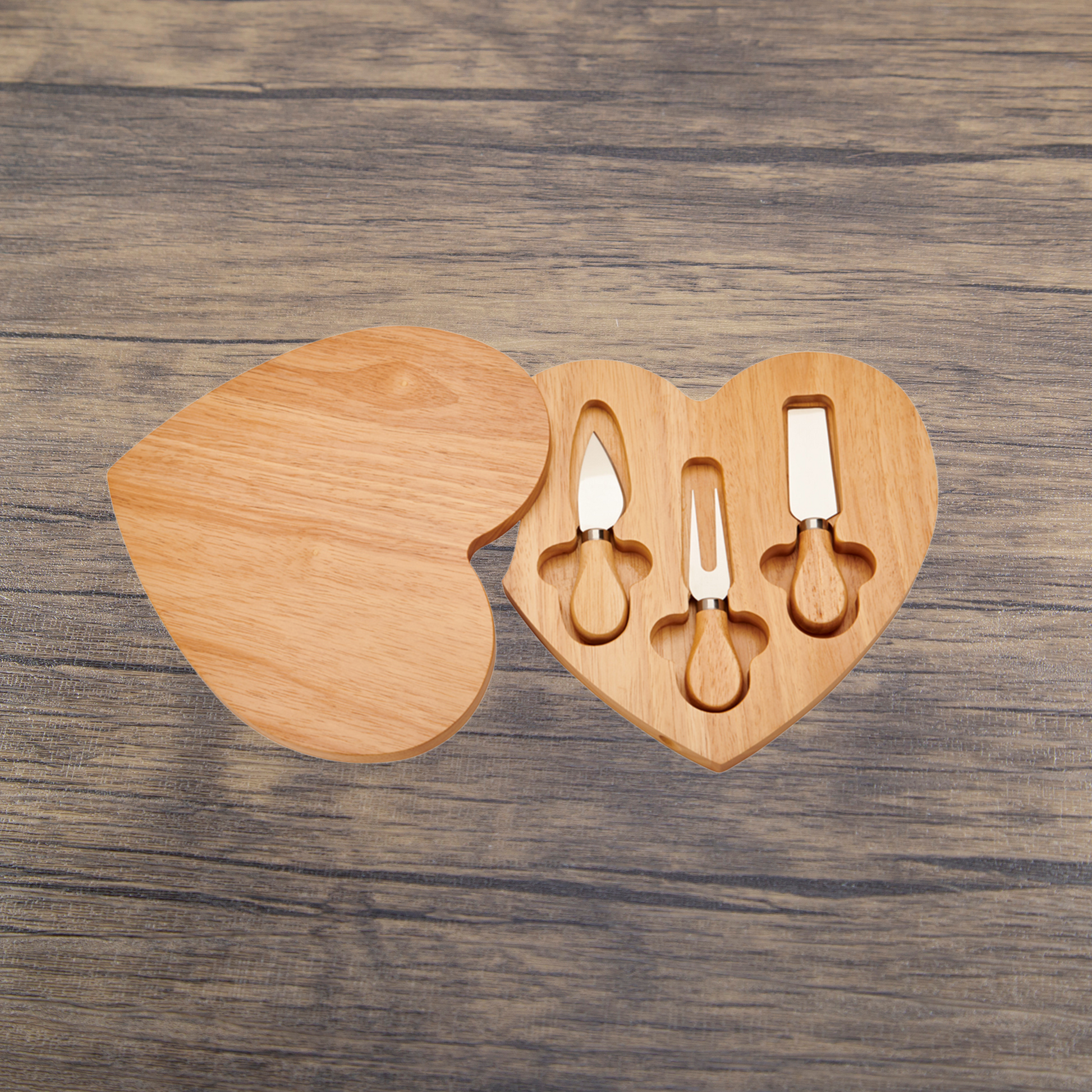 Heart-Shaped Cheese Board & Tool Set-3