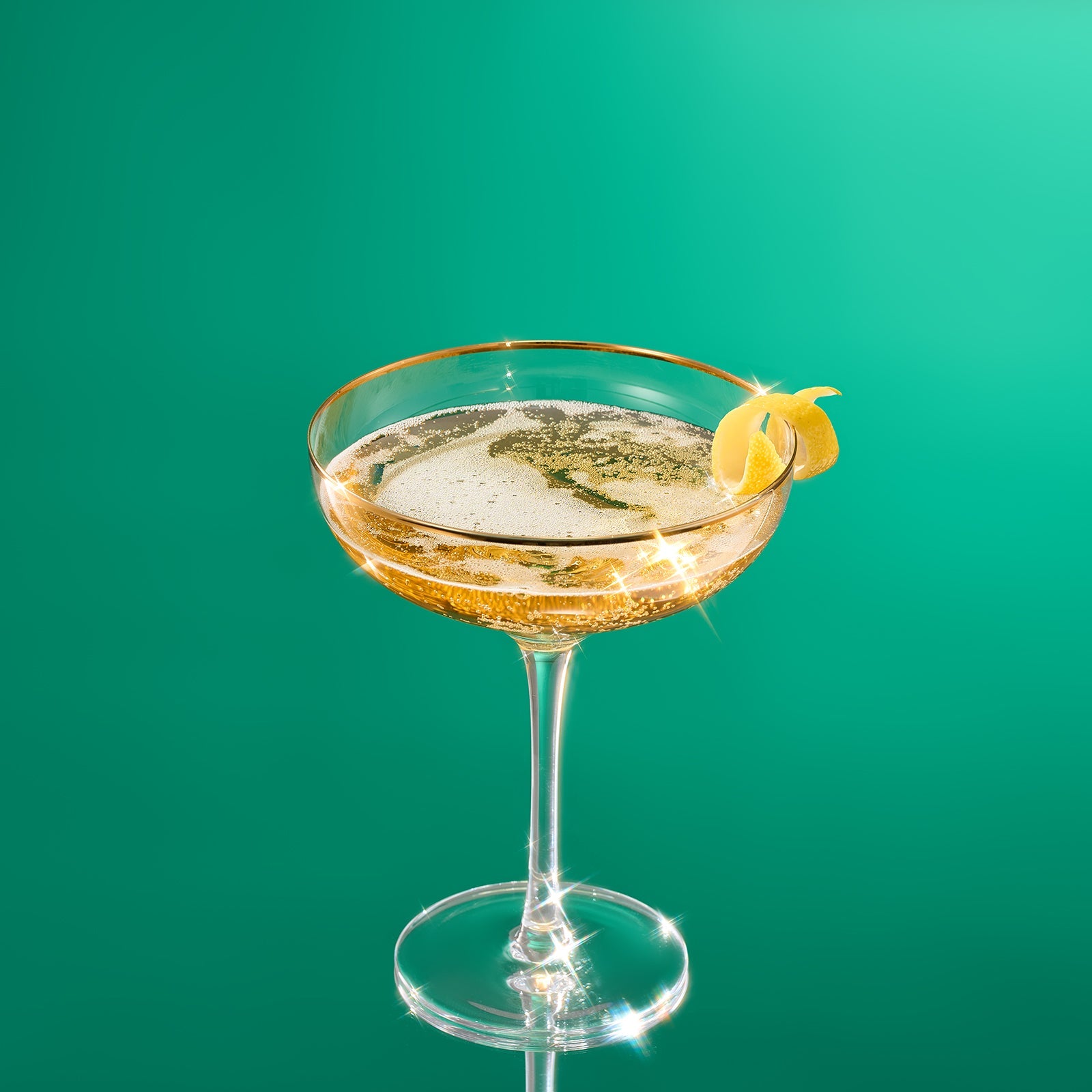 The Wine Savant Colored Crystal Gilded Rim Coupe Glass, Large 9oz (Gold Rimmed)-2