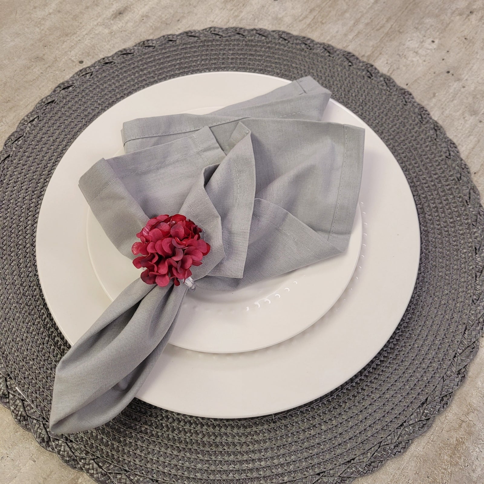 Charlo's Set of 4 Red Flower Chrysanthemum Charm Napkin Rings for dining table decor-3