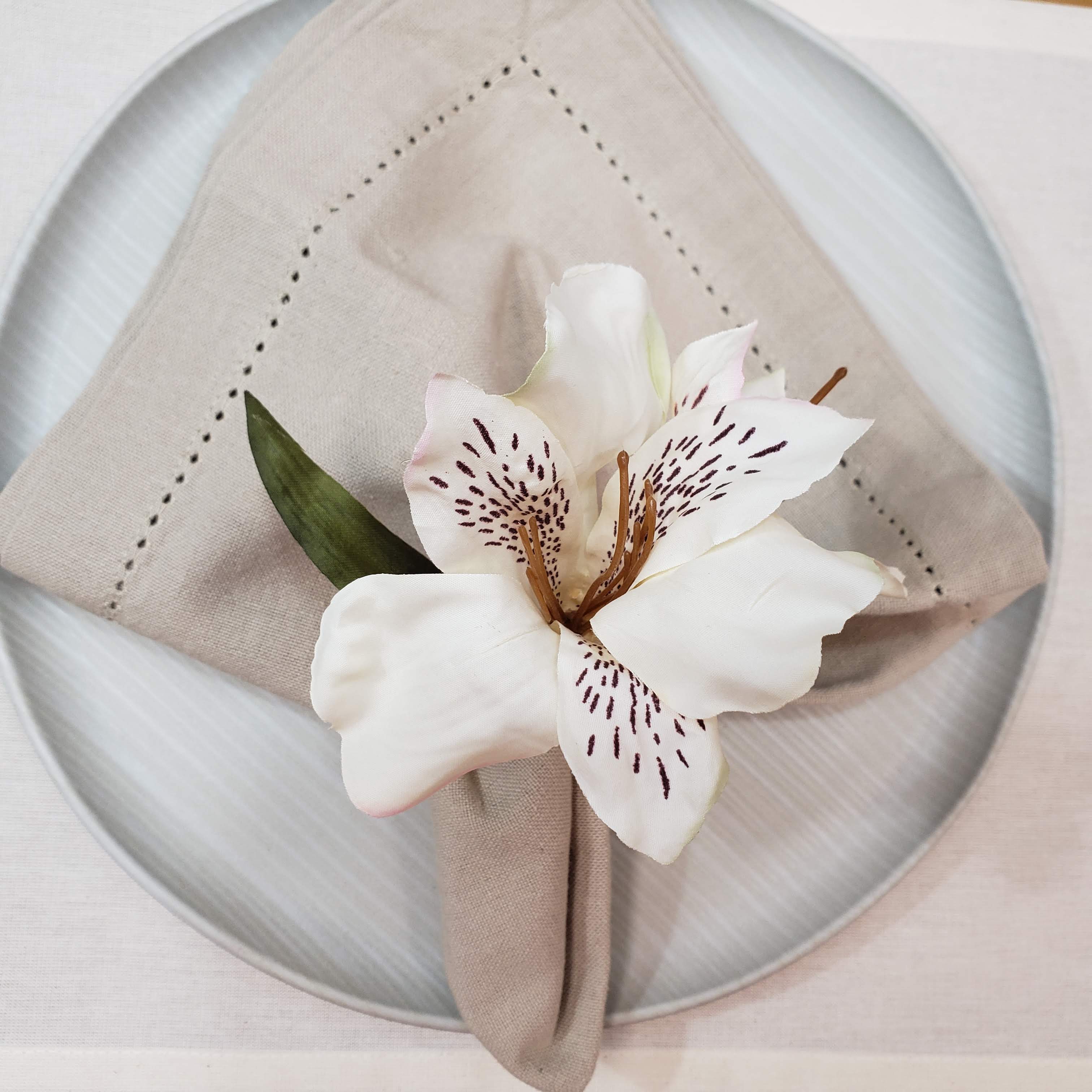 Maison Charlô | Astromelia Flower Napkin Rings for thanksgiving, events, party, wedding-1