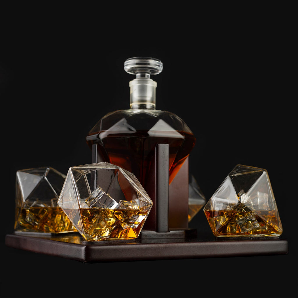 Diamond Whiskey and Wine Decanter, 750ml With 4 Diamond Glasses-1