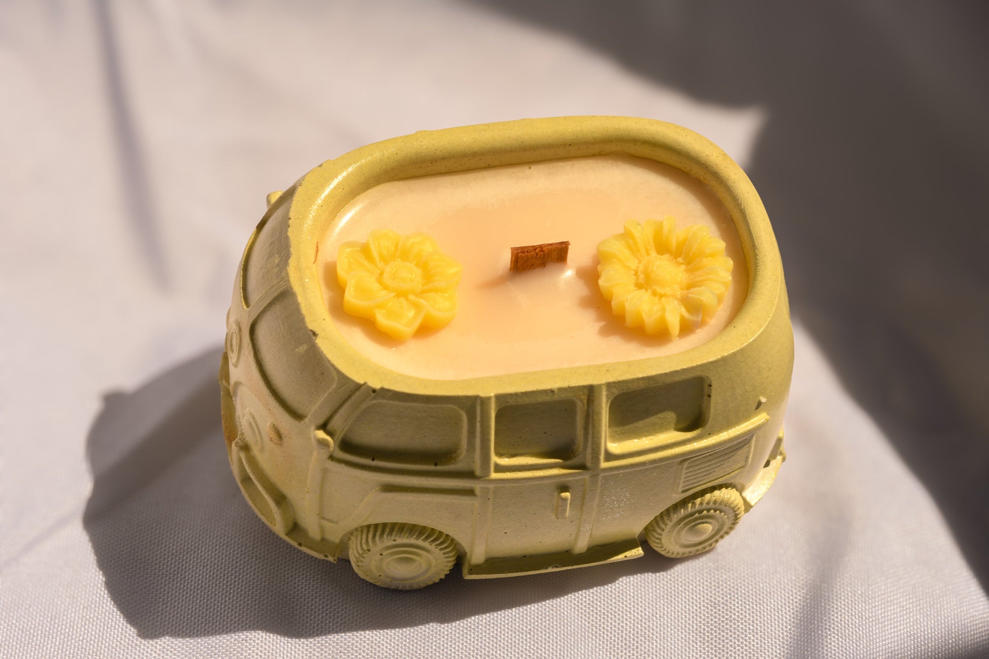 Retro Van Candle | Wood Wick-2
