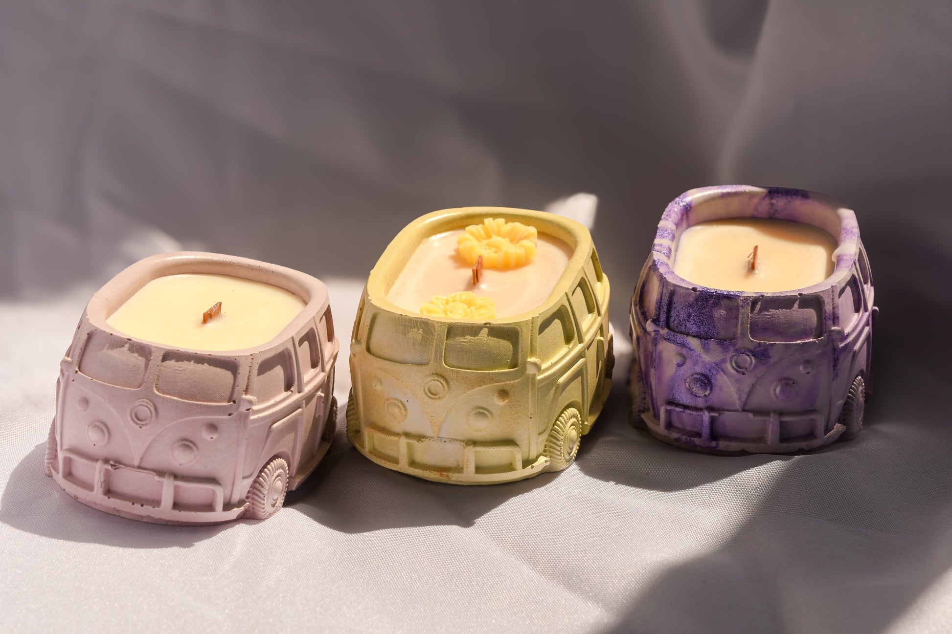 Retro Van Candle | Wood Wick-1