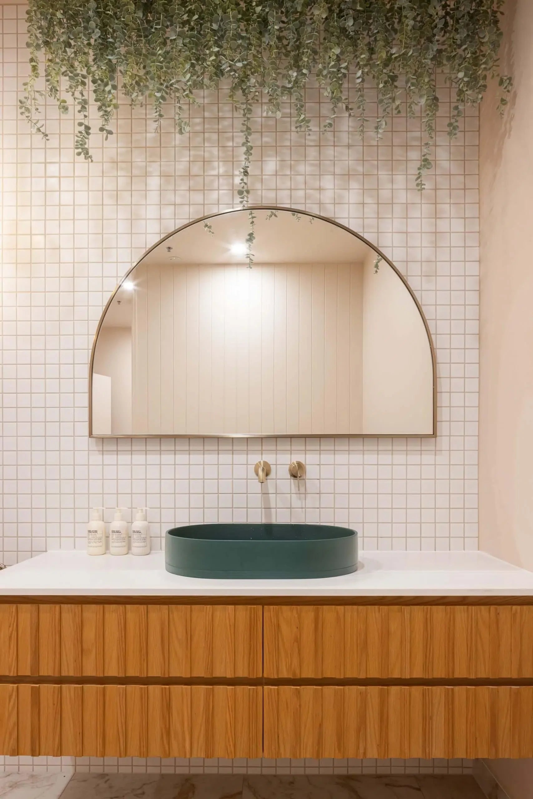 Beautiful Artificial Eucalyptus Stems – 25 Piece Bulk Lot, 30 Inches-3