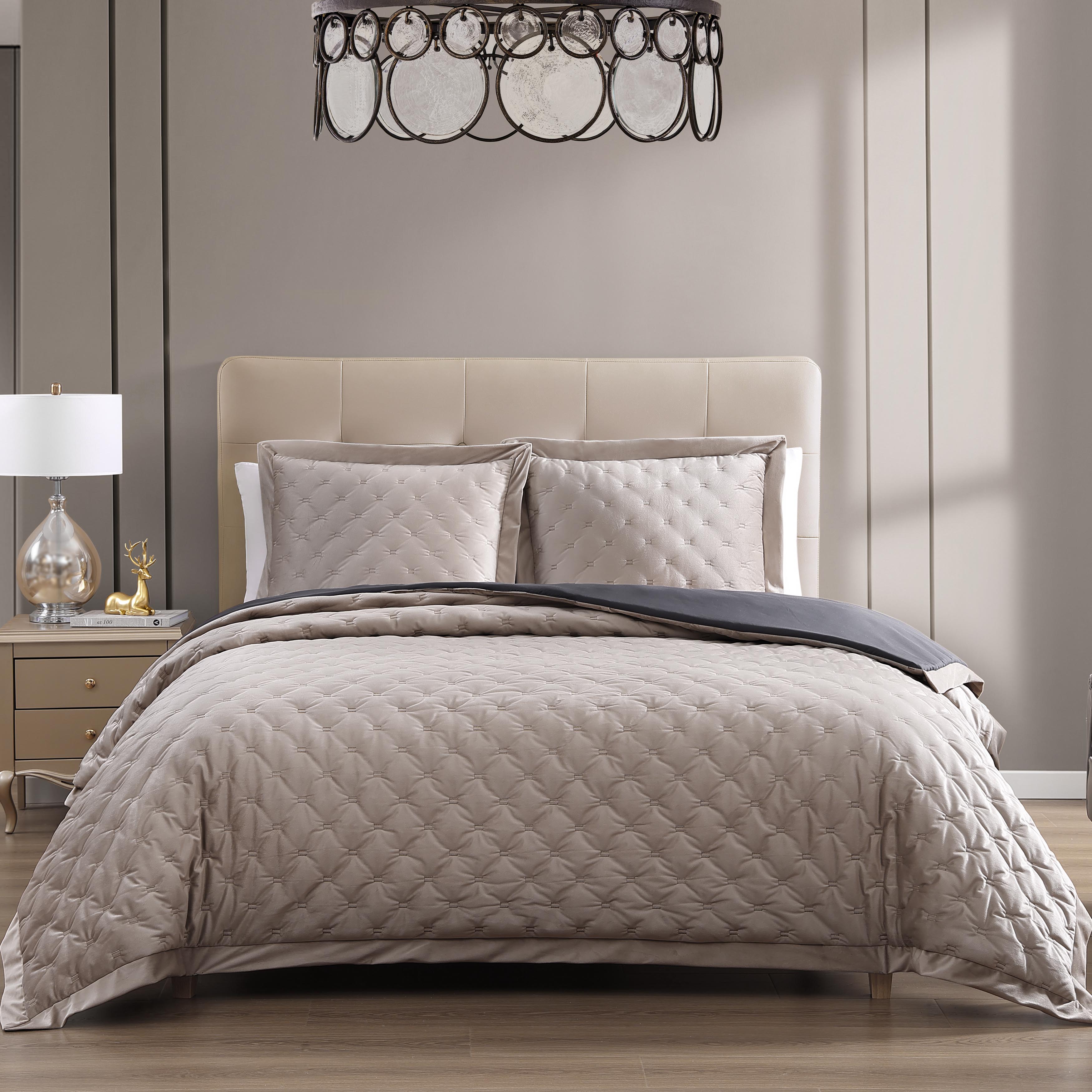 Bebejan 3 Piece Velvet Comforter Set