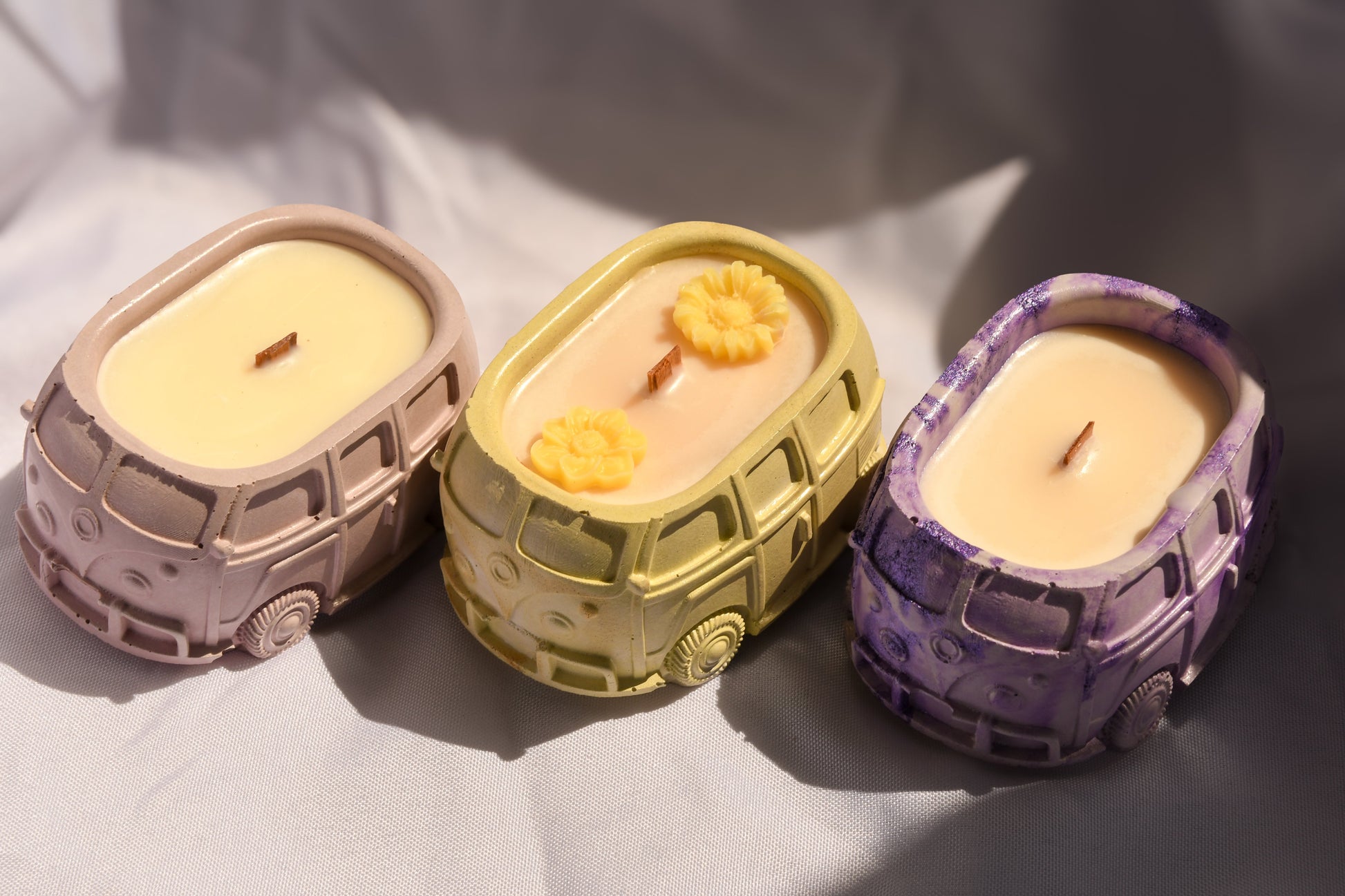 Retro Van Candle | Wood Wick-0