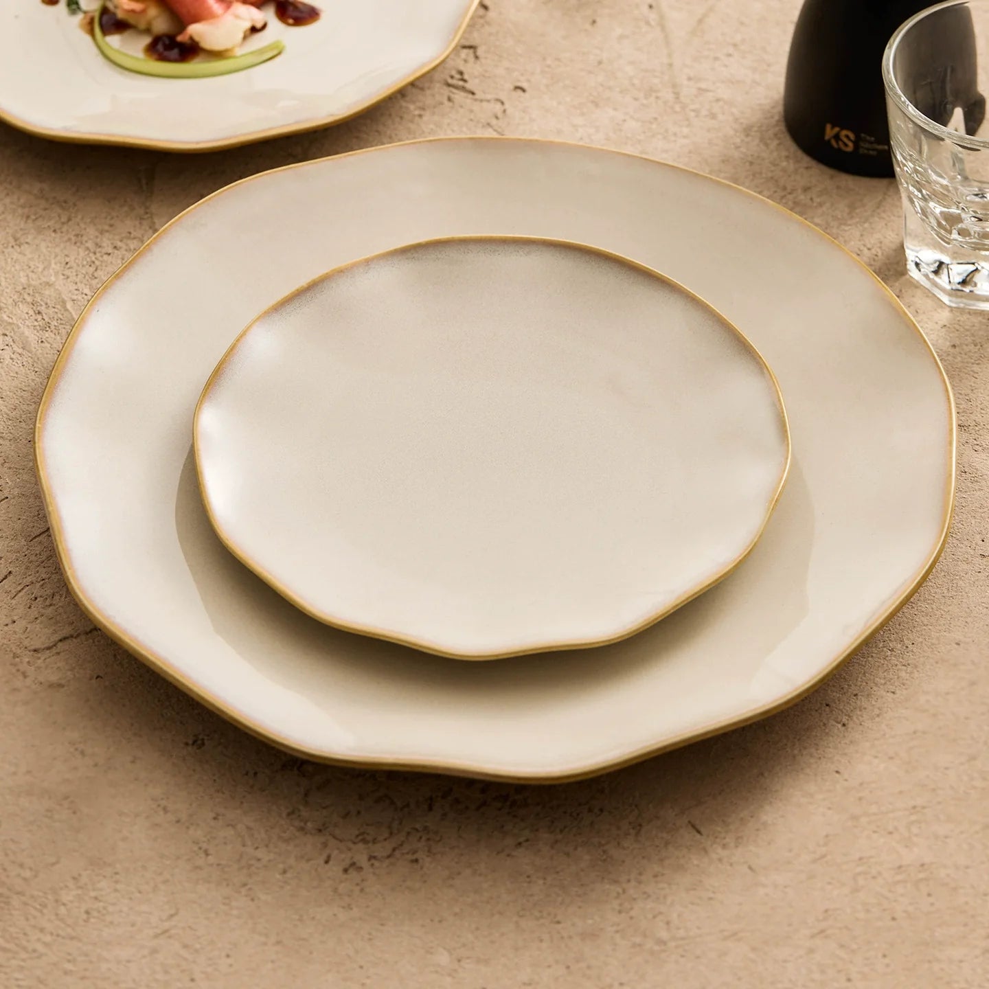 Artisanal Wavy-Edge Kiln-Glazed Shallow Plate – Horizon Series-1