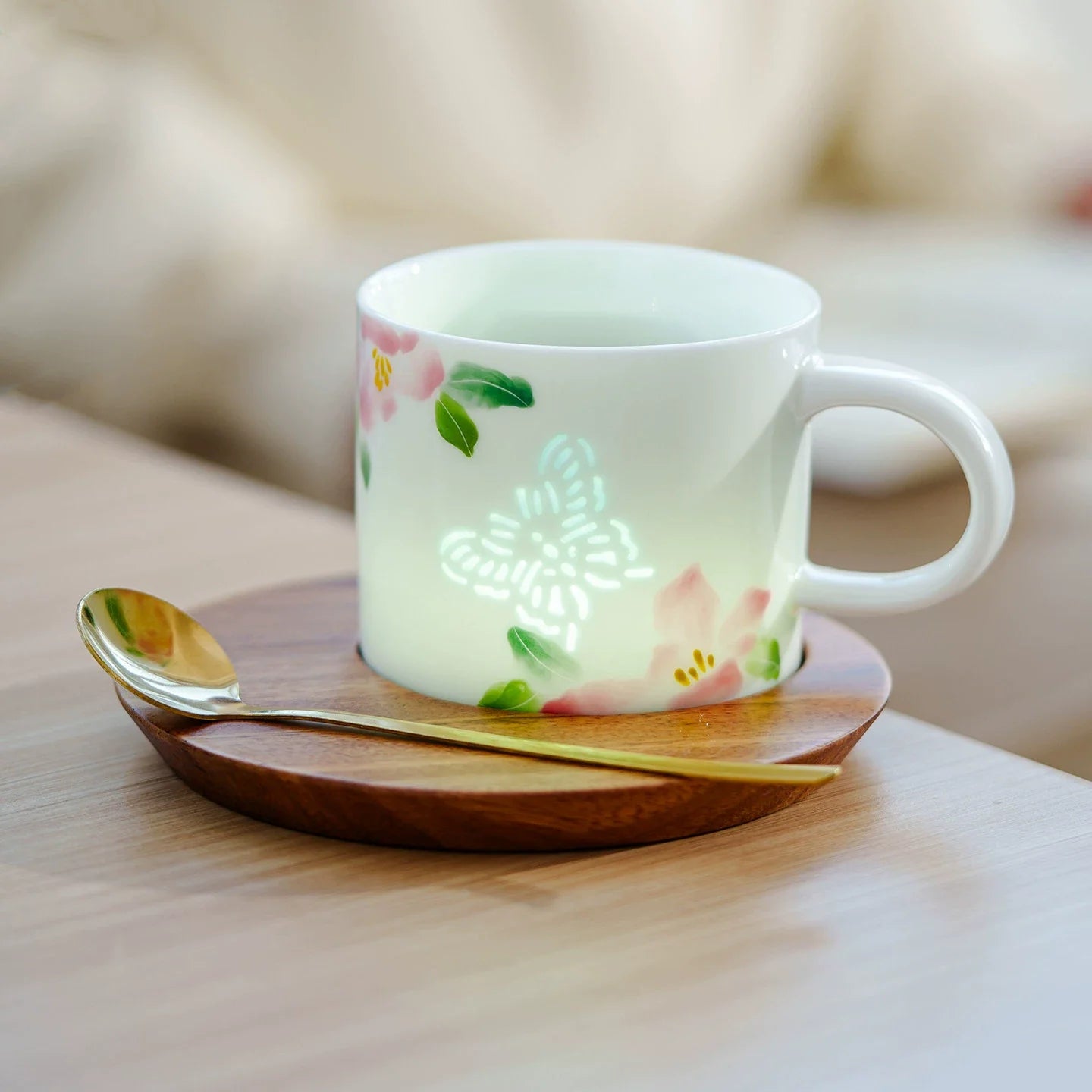 Secret Garden "Linglong" Translucent Porcelain Mug Set – Hand-Painted Botanical Series with Walnut Wood Coaster-1