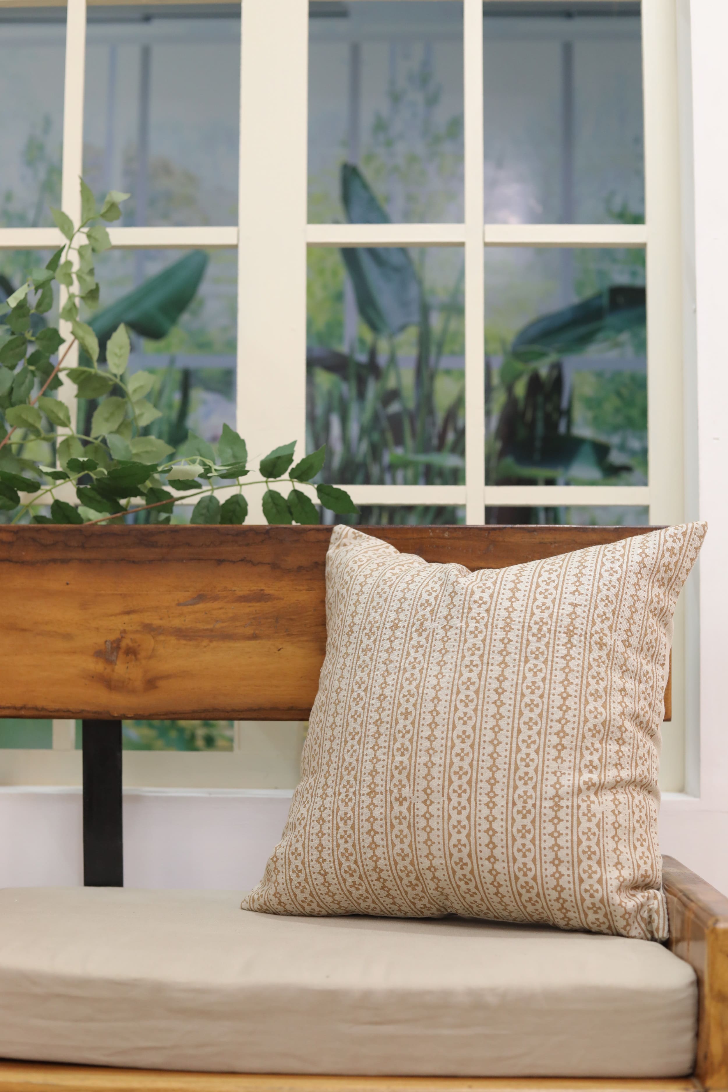 Handmade Floral Linen Throw Cover - Doji