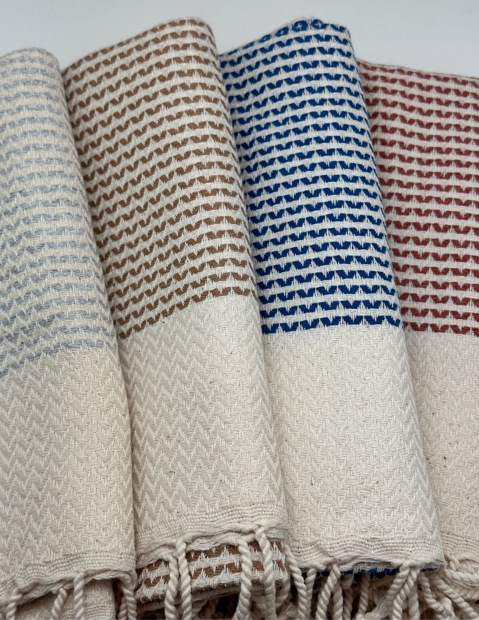 DOTTY HAND TOWEL-3