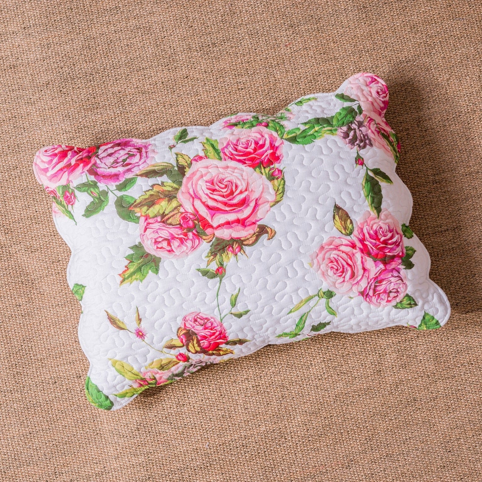 DaDa Bedding Romantic Roses Spring Floral Pink Scalloped Pillow Sham 1-Piece (JHW879)-1