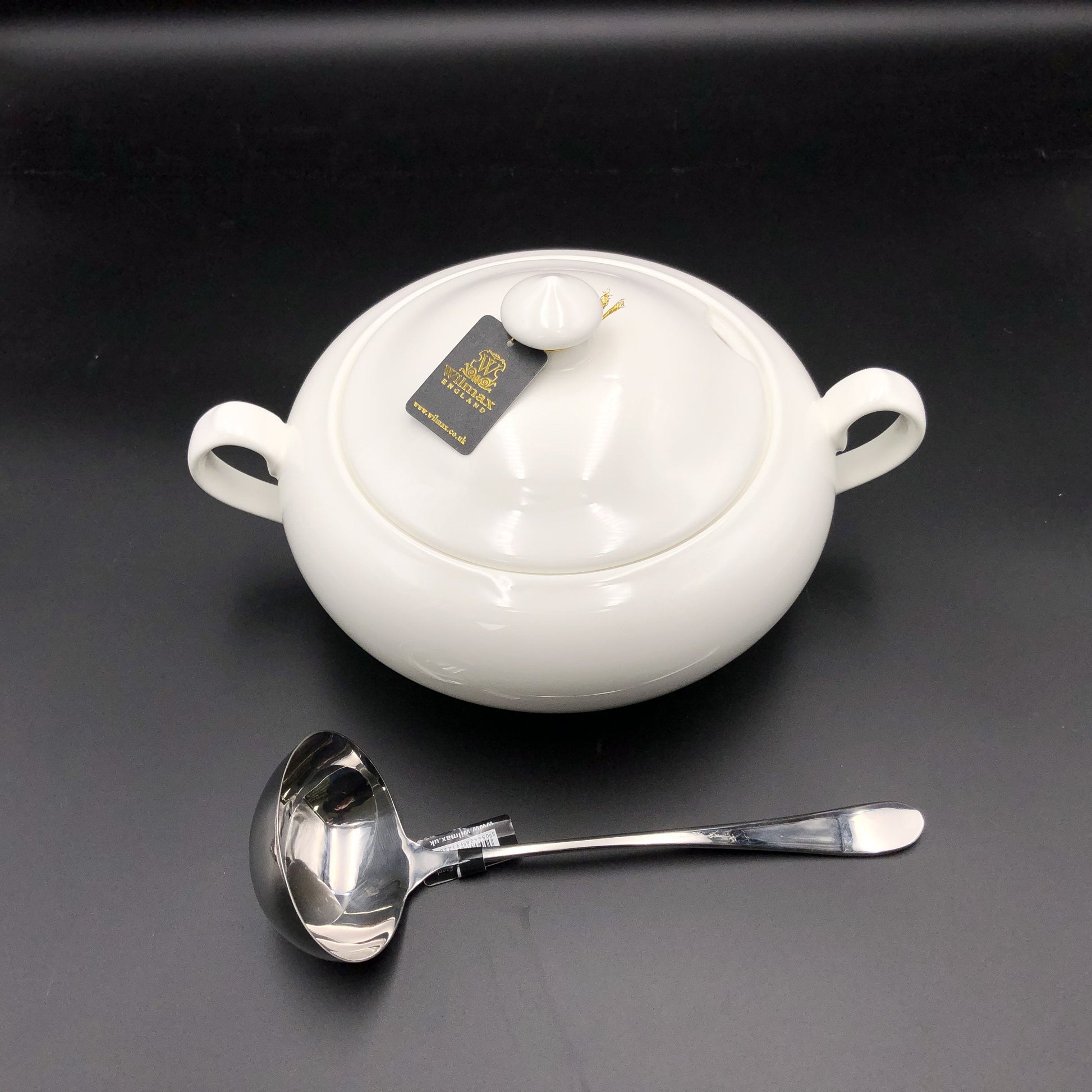 Family Size Tureen With A Ladle For Soups And Stews-0