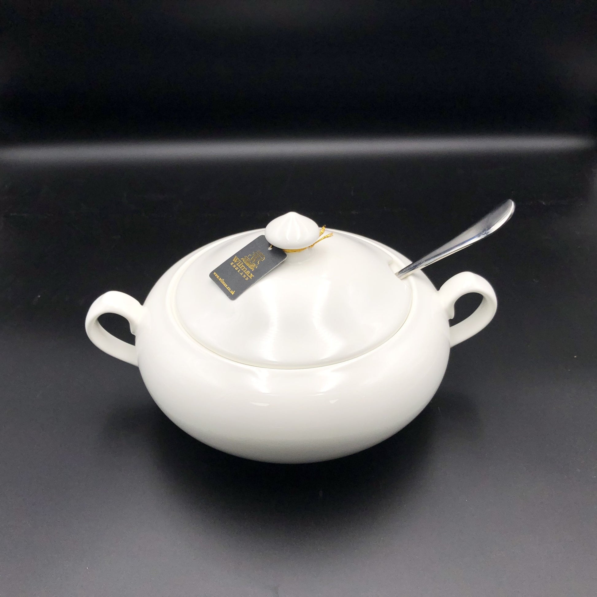 Family Size Tureen With A Ladle For Soups And Stews-2