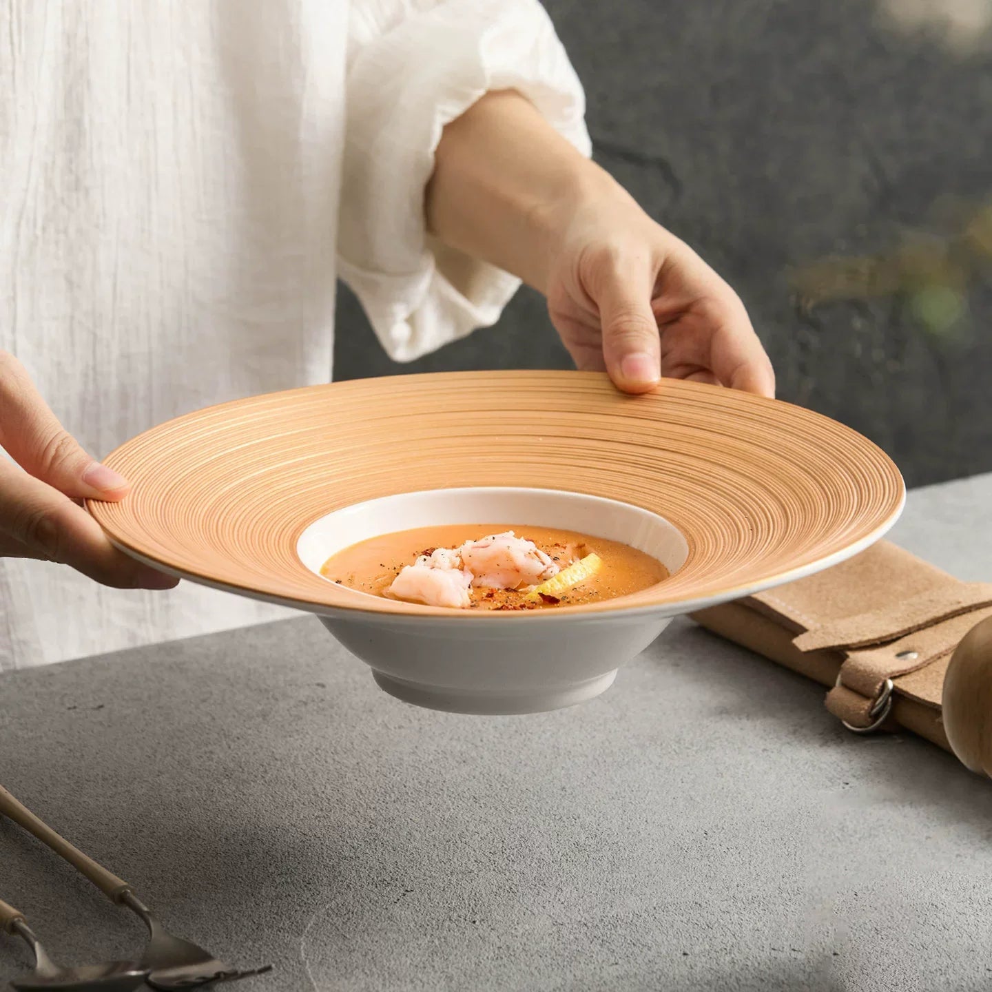 Aurelian Radial 10-Inch Fine Ceramic Hat Plate – Sculptural Fine Dining Series-4