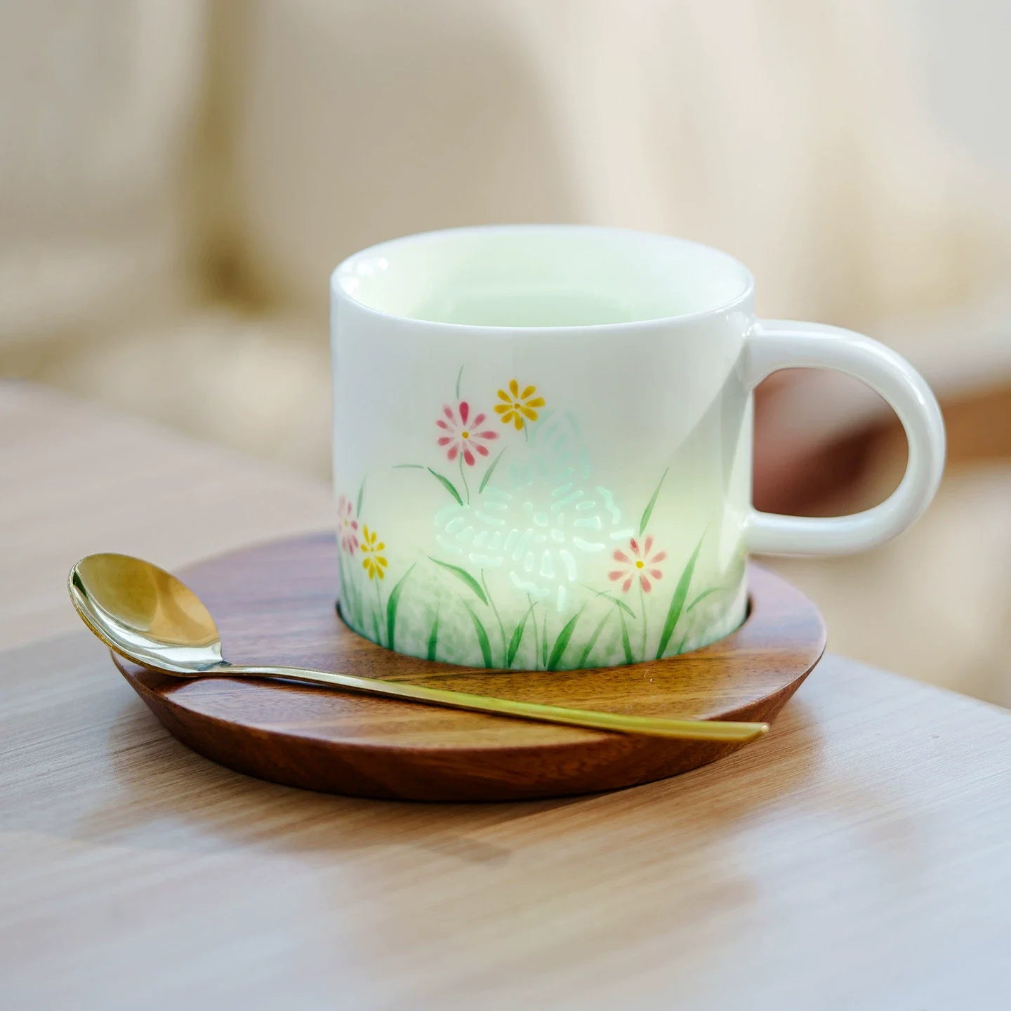 Secret Garden "Linglong" Translucent Porcelain Mug Set – Hand-Painted Botanical Series with Walnut Wood Coaster-4