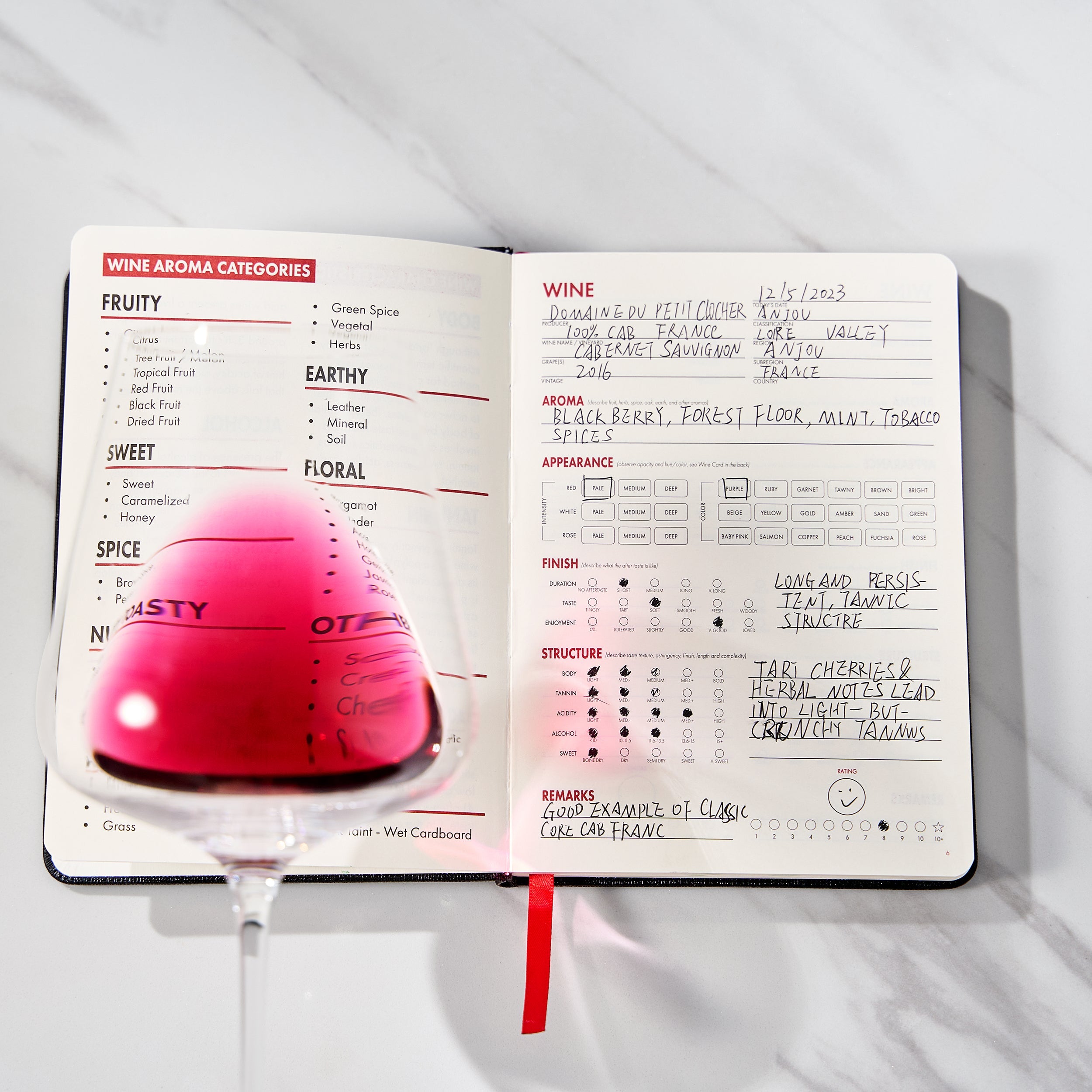 Wine Folly Wine Journal Guided Wine Tasting Notes (5" x 7" B6 Notebook) (Black)