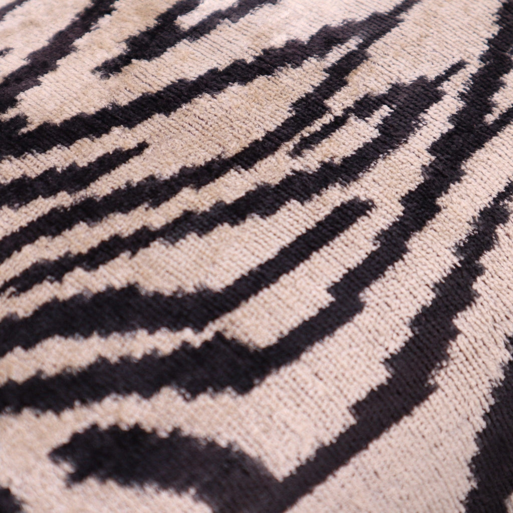 Canvello Luxury Black And Ivory Throw Pillows - 16x24
