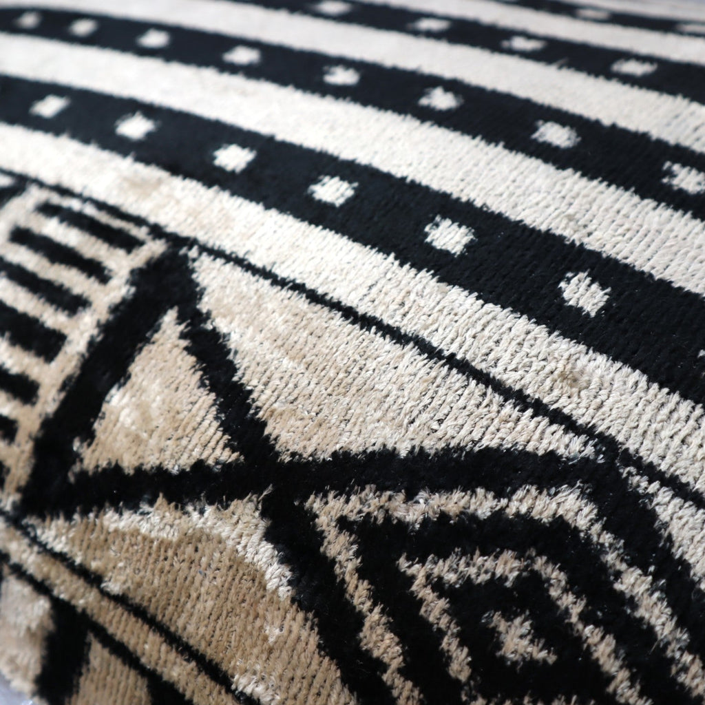 Canvello Luxury Decorative Black & White Throw Pillow | 16 x 24 in (40 x 60 cm)