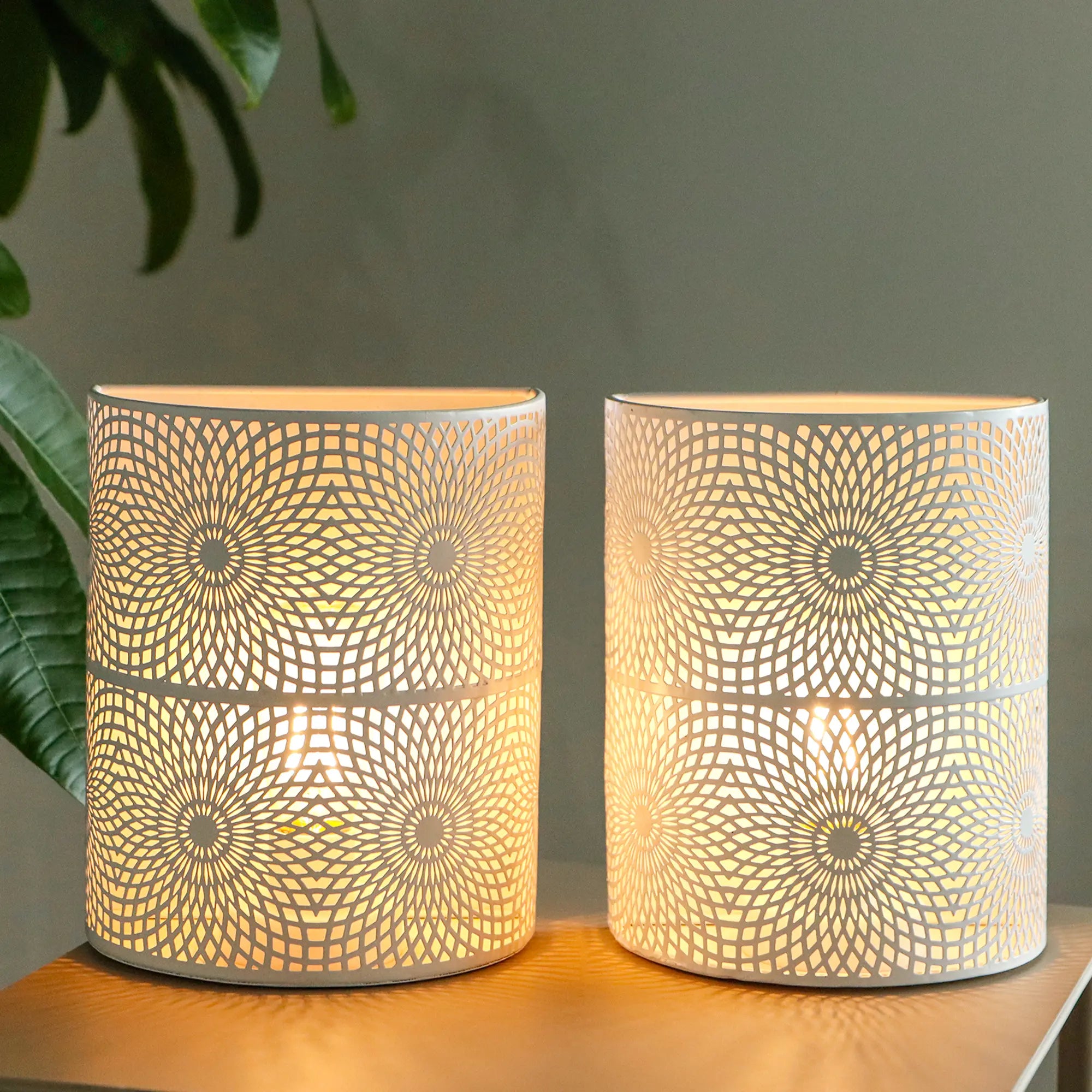 Set of 2 8''H Wall Battery Powered Lamp (Sunflow white)-1